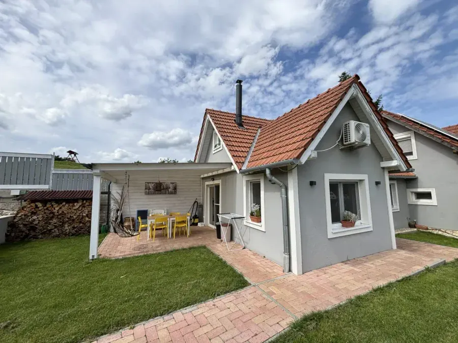 Dandelion D2 vendégház terasz és kert
